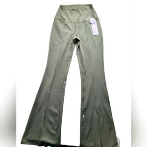 NWT Yogalicious Women's Olive Green Flared Bottom Yoga Pants Sz Small